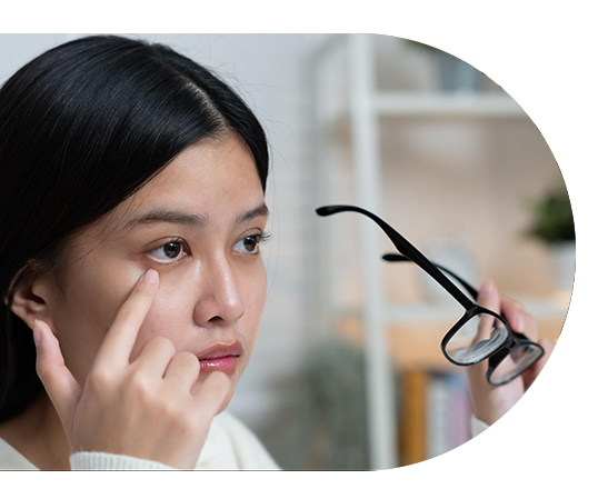 woman looking to treat red eyes